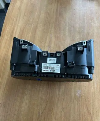 Volkswagen Golf VI Speedometer (instrument cluster)