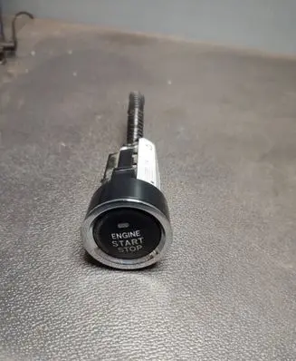 Toyota Avensis T270 Engine start stop button switch 15A8548