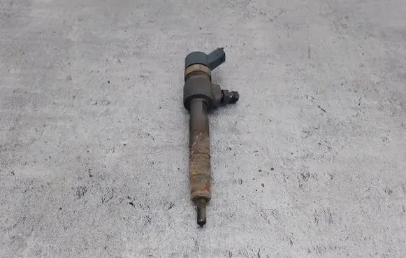 Fuel injector
