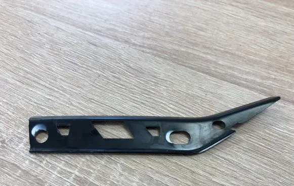Mercedes-Benz C W204 Front bumper mounting bracket A2048810706