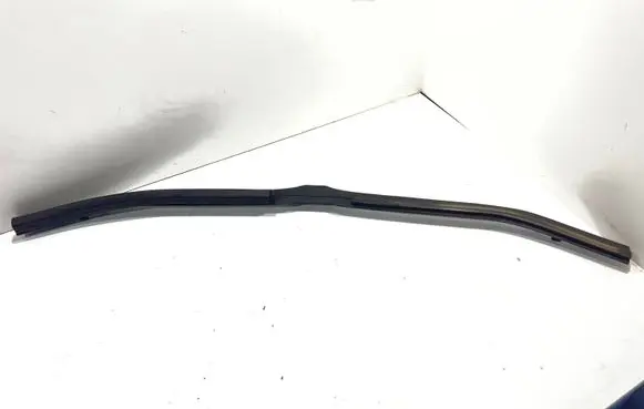 BMW 5 E60 E61 Top upper radiator support slam panel 7063835