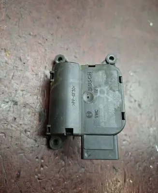 Mercedes-Benz A W169 Air flap motor/actuator A1698201042 2700402 0132801368