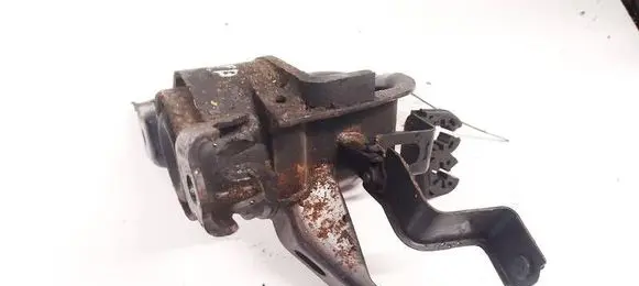 Toyota Avensis T270 Engine mount bracket 