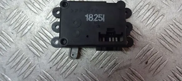 Mazda Premacy A/C air flow flap actuator/motor 1825I