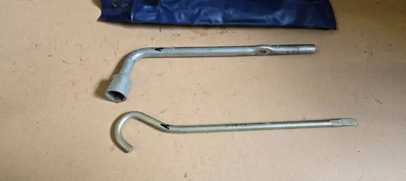 Suzuki Ignis Wheel nut wrench 0981600169 0982700004