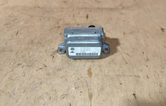 Volkswagen Touran I ESP acceleration yaw rate sensor 1K0907655B U975C20A6L 10098503194