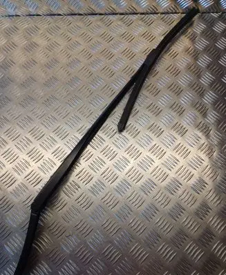 BMW 5 F10 F11 Front wiper blade arm 61617203156
