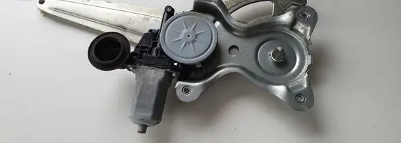 Toyota RAV 4 (XA30) Rear door window regulator motor