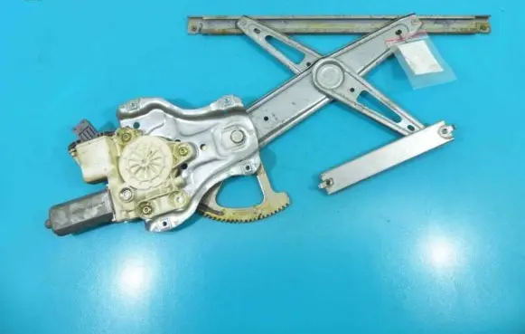 Toyota Avensis T250 Front door window regulator with motor IMPRK1187809