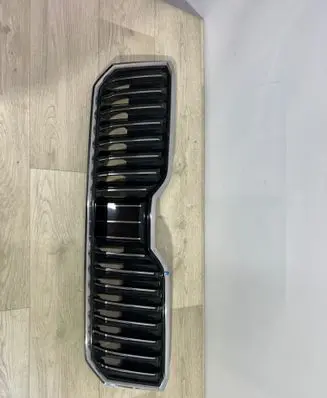 Skoda Superb B8 (3V) Front bumper upper radiator grill 3V0853653B