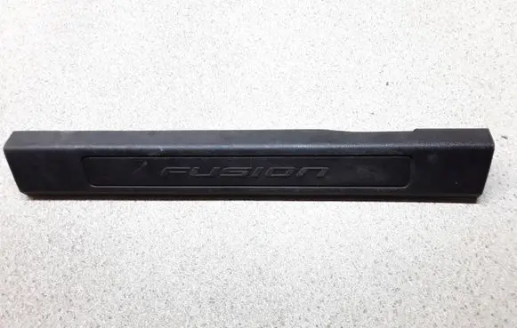 Ford Fusion II Front sill trim cover DS73F13201A