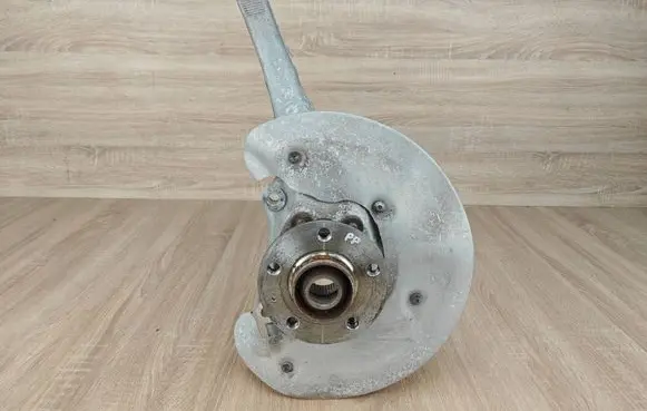 Front wheel hub