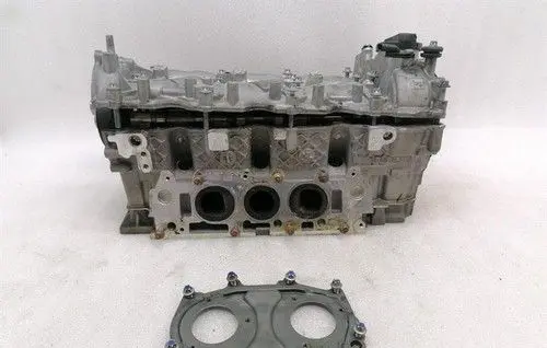 Mercedes-Benz A W176 Other cylinder head part A2760105620