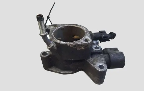 Opel Astra J Thermostat/thermostat housing