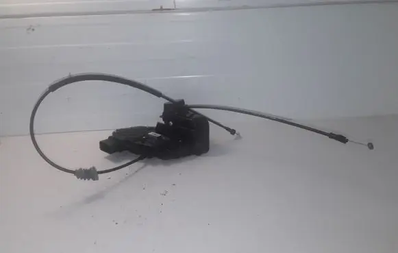 Volvo C30 Front door lock 30753664
