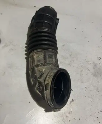 Air intake hose/pipe