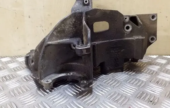 Volkswagen Crafter Generator/alternator bracket 076145167
