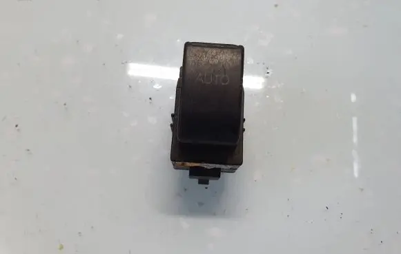 Toyota Corolla E120 E130 Electric window control switch 8481002041