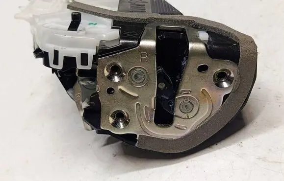 Toyota Yaris XP210 Rear door lock M7314450M6 24010108273
