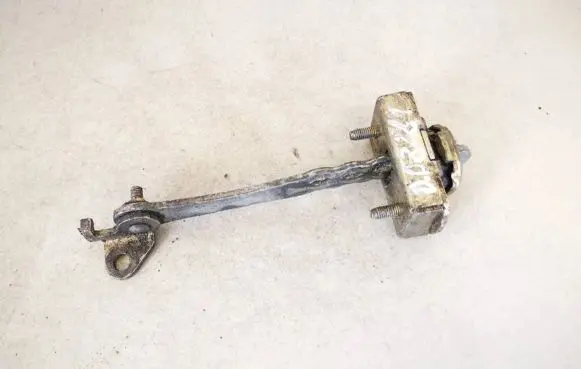Mercedes-Benz Sprinter W901 W902 W903 W904 Rear door check strap stopper