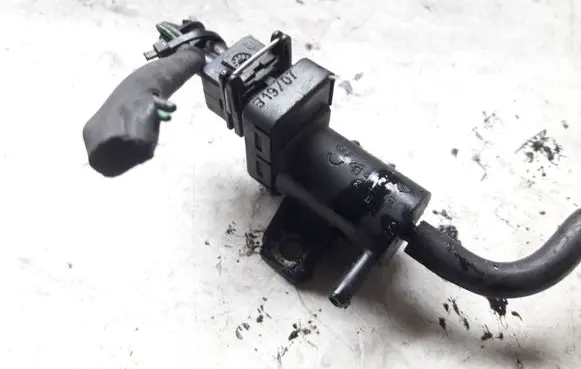Renault Laguna II Vacuum valve 8200762597