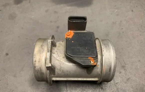 Audi A6 S6 C5 4B Mass air flow meter 059906461D AFH7025C