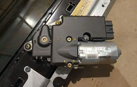Opel Signum Sunroof motor/actuator 0390200050