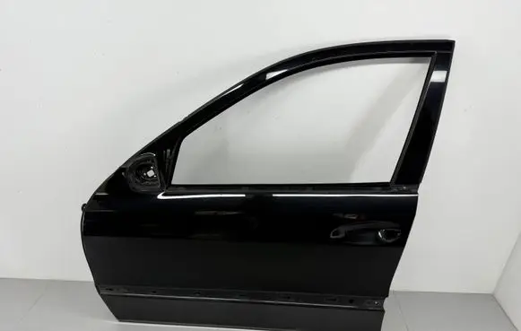 Mercedes-Benz E W211 Front door A2117220114