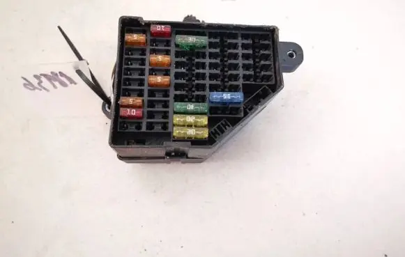 Volkswagen PASSAT B6 Fuse box set 3c1941824