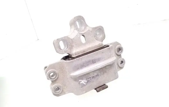 Volkswagen PASSAT B6 Engine mount bracket 3C0199555AA