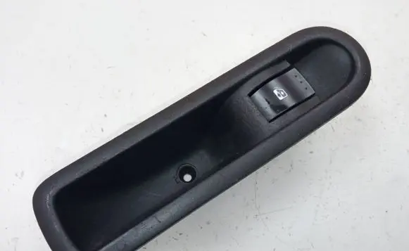 Renault Scenic II - Grand scenic II Quarter vent window switch 