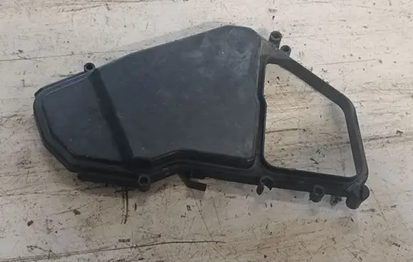 Volkswagen Touareg II Fuse box cover 7L0937576