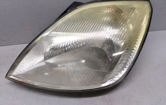 Ford Fiesta Headlight/headlamp