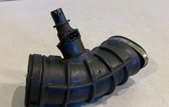Volvo V70 Intercooler hose/pipe 3063685