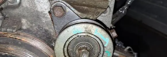 Nissan Pixo Generator/alternator belt tensioner