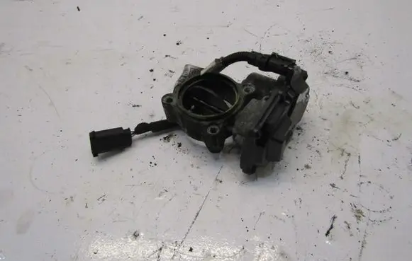 Toyota Auris E180 Throttle body valve 3465672