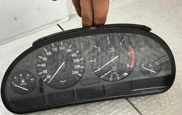 BMW 5 E39 Speedometer (instrument cluster) 8381198
