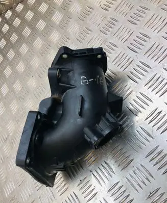 Mercedes-Benz C W204 Air intake duct part A6510900028