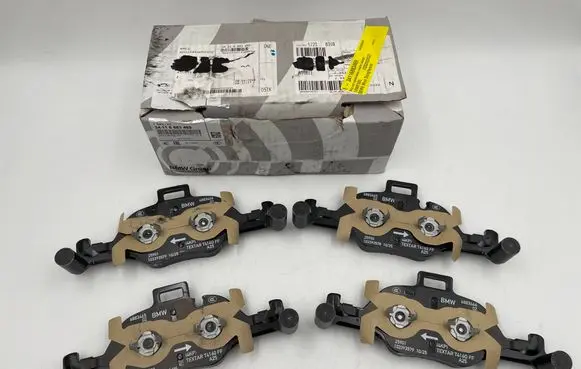 BMW 7 G11 G12 Brake pads (front) 6883469