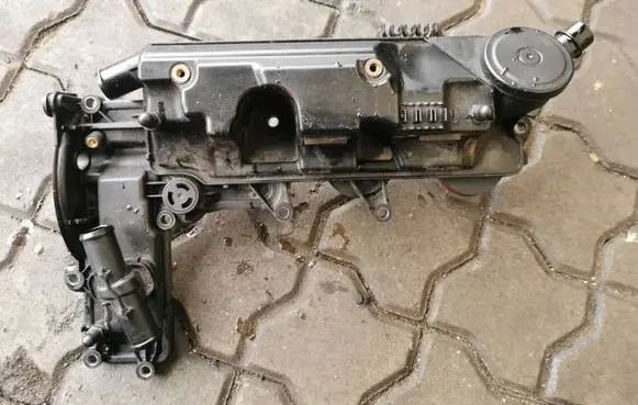 Ford Mondeo MK IV Rocker cam cover 9662660480 SD70