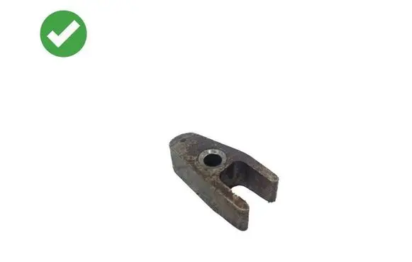 Mercedes-Benz CLS C219 Fuel Injector clamp holder 