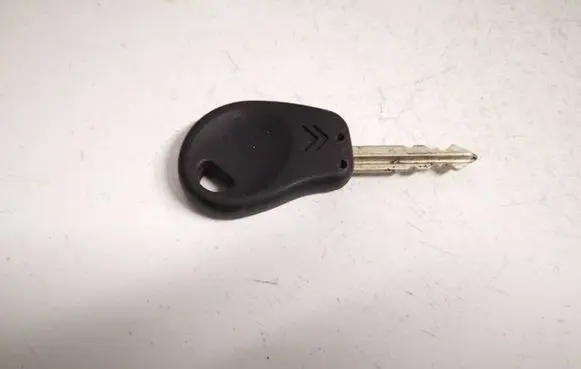 Citroen Xsara Picasso Ignition key/card 