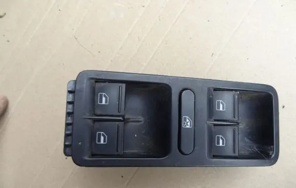 Volkswagen Polo V 6R Quarter vent window switch 1K4959857B