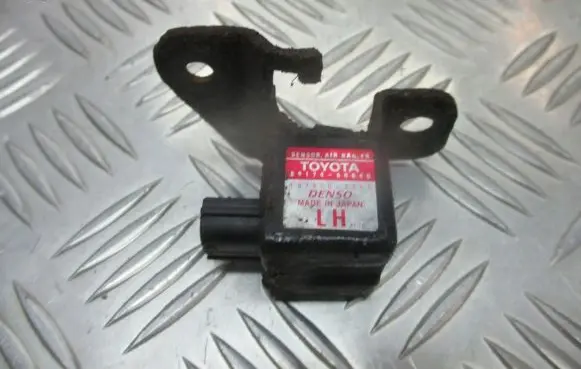 Toyota Land Cruiser (HDJ90) Airbag deployment crash/impact sensor 89174-60040