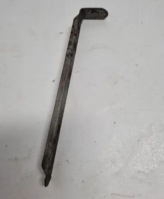Headlight/headlamp mounting bracket