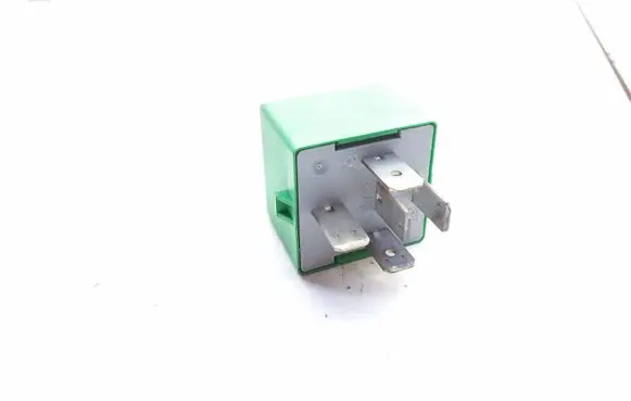 Peugeot 807 Hazard warning light relay 12V35A03531