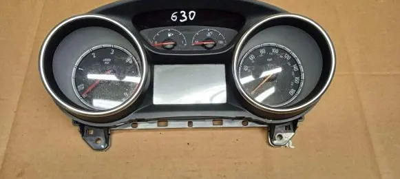 Opel Insignia B Speedometer (instrument cluster)