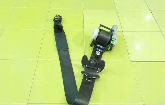 Hyundai ix20 Front seatbelt 888801P100EQ BEZPIECZENSTWA