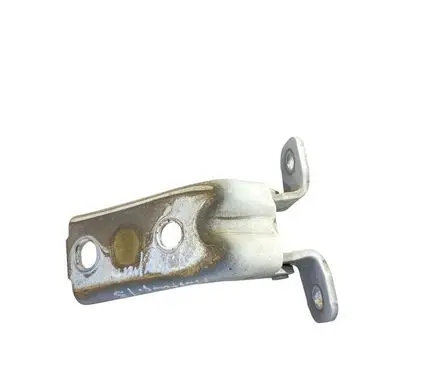 Ford Mustang V Front door lower hinge 004D2A