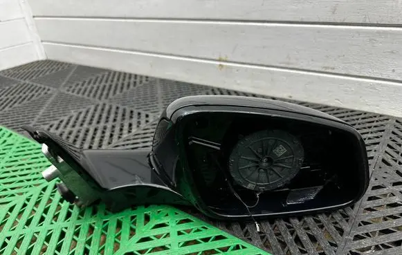 BMW 1 F40 Front door electric wing mirror 9408112